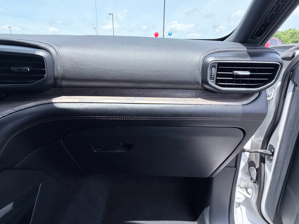 Used 2021 Ford Explorer Platinum w/ Equipment Group 601A AWD/4WD image 21