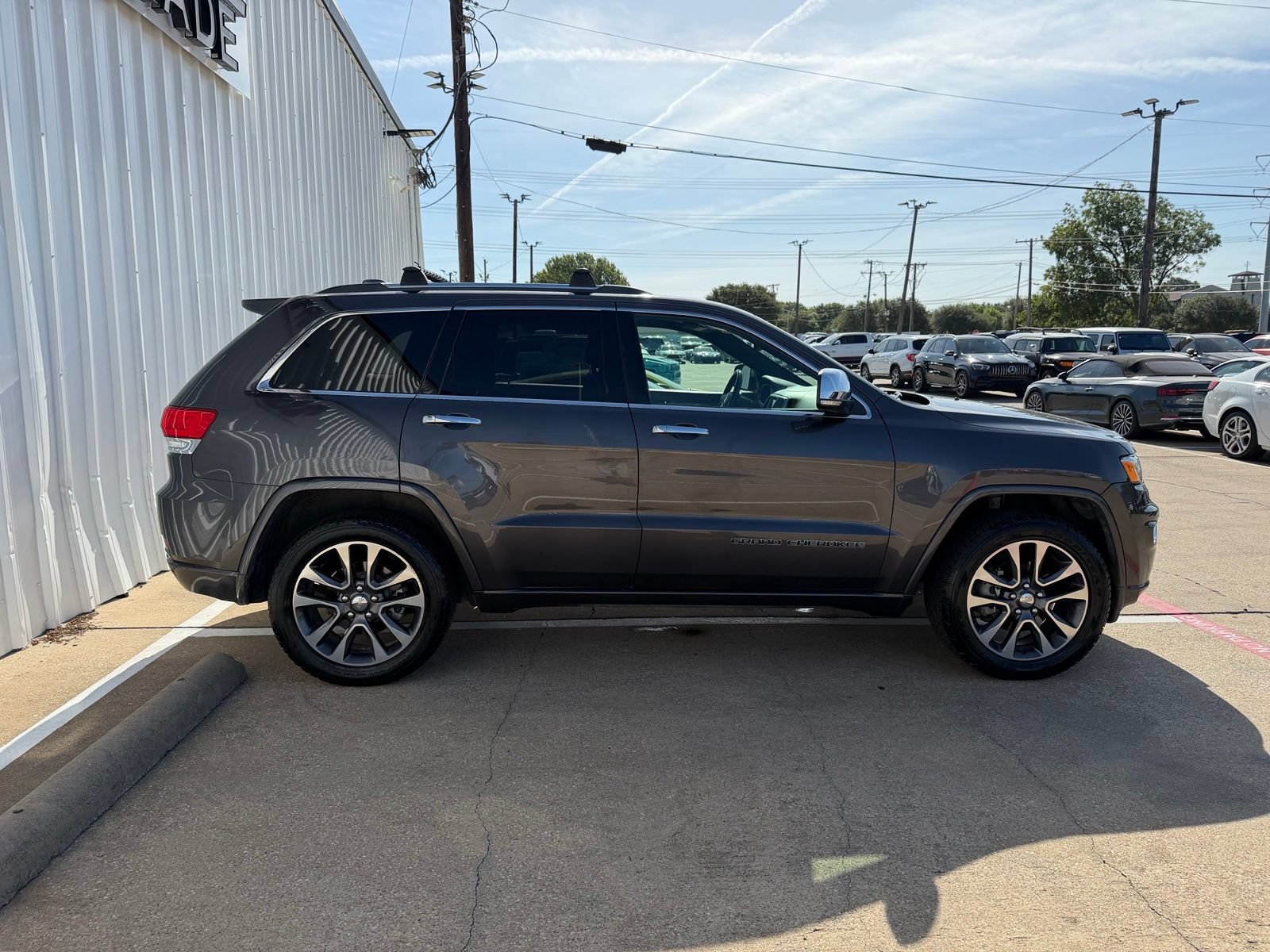 Used 2018 Jeep Grand Cherokee Overland AWD/4WD image 8
