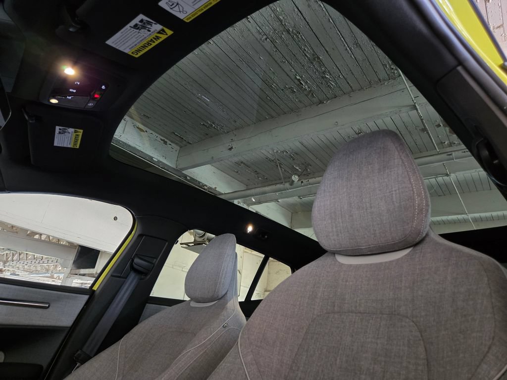 Certified 2025 Volvo EX30 Ultra AWD/4WD image 22