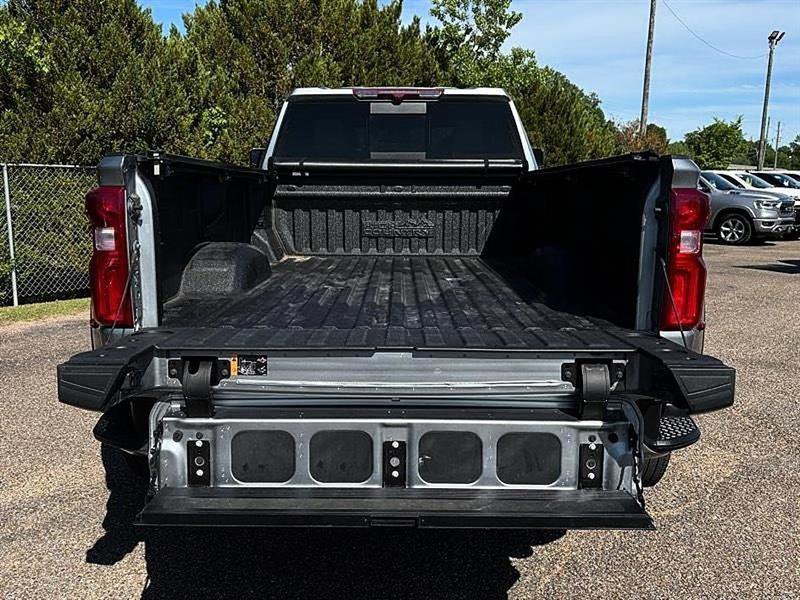 Used 2024 Chevrolet Silverado 3500 High Country image 49