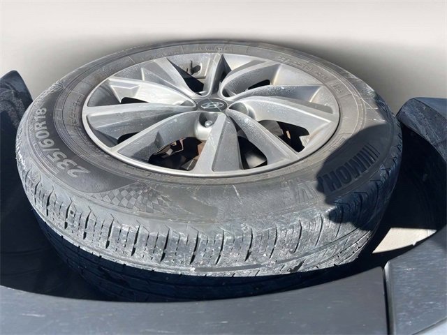 Used 2020 Hyundai Santa Fe SEL w/ Convenience Package image 16