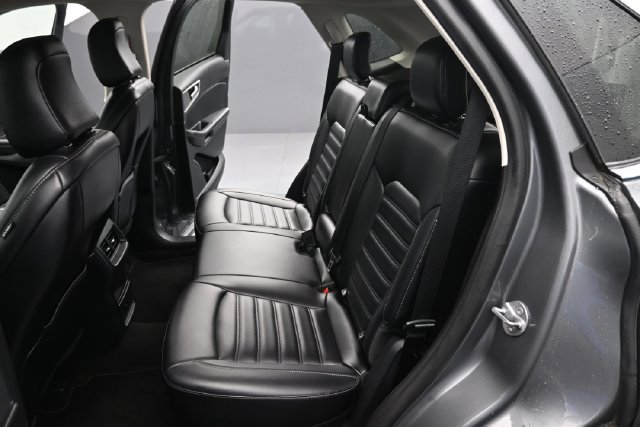 Used 2024 Ford Edge SEL AWD/4WD image 11
