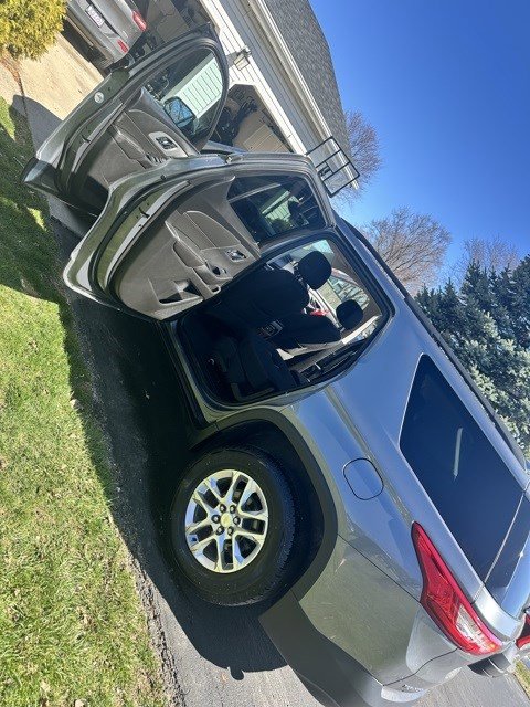 Used 2020 Chevrolet Traverse LT image 11