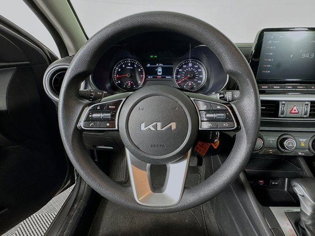 Used 2023 Kia Forte LXS w/ LXS Technology Package FWD image 11