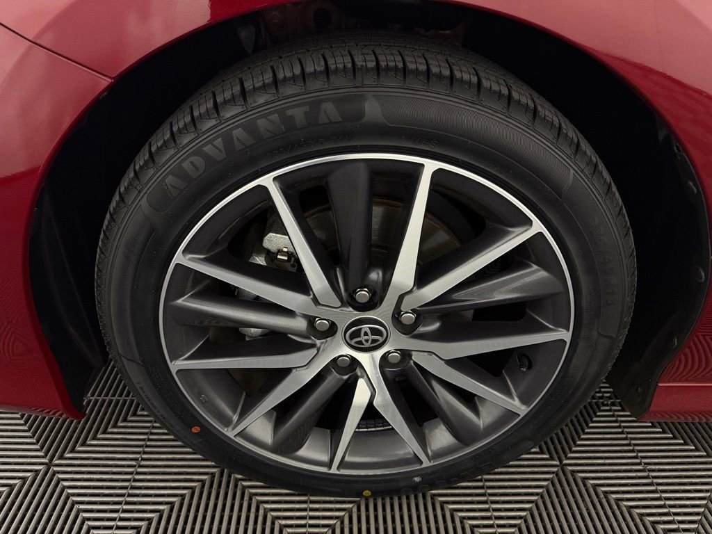 Used 2022 Toyota Camry XLE w/ Carpet Mat Package (TMS) FWD image 11