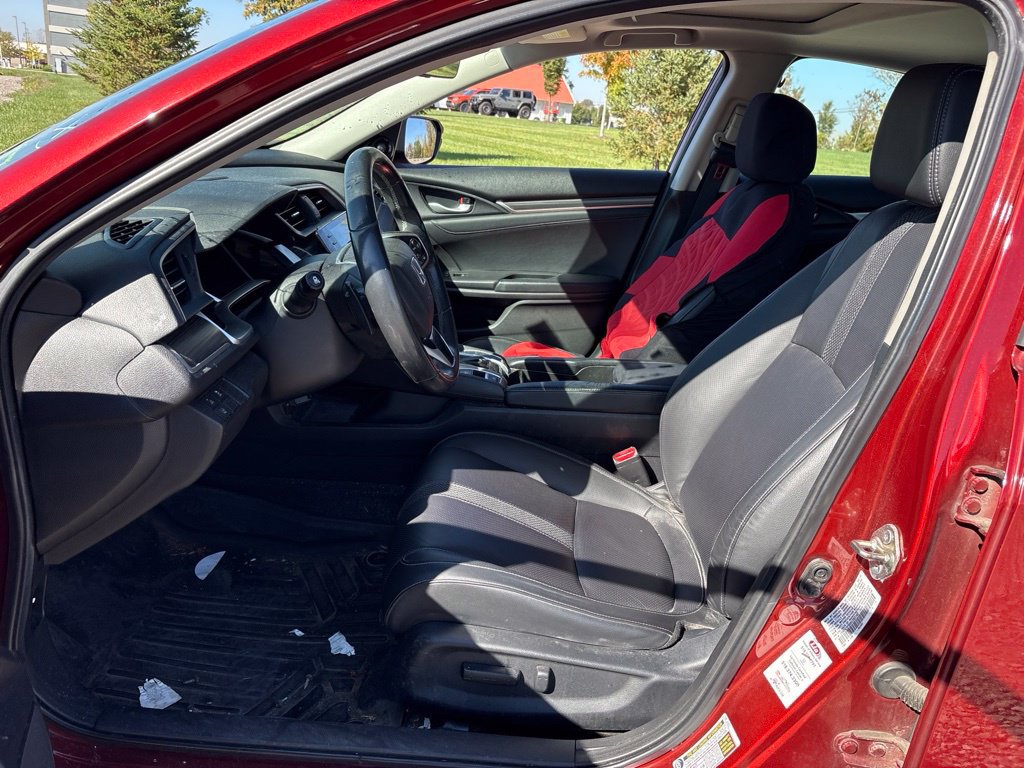 Used 2019 Honda Civic Touring image 14