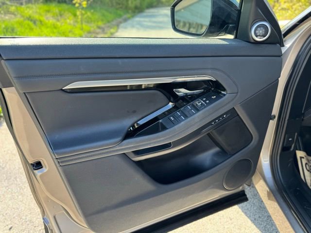 Used 2021 Land Rover Range Rover Evoque SE AWD/4WD image 9