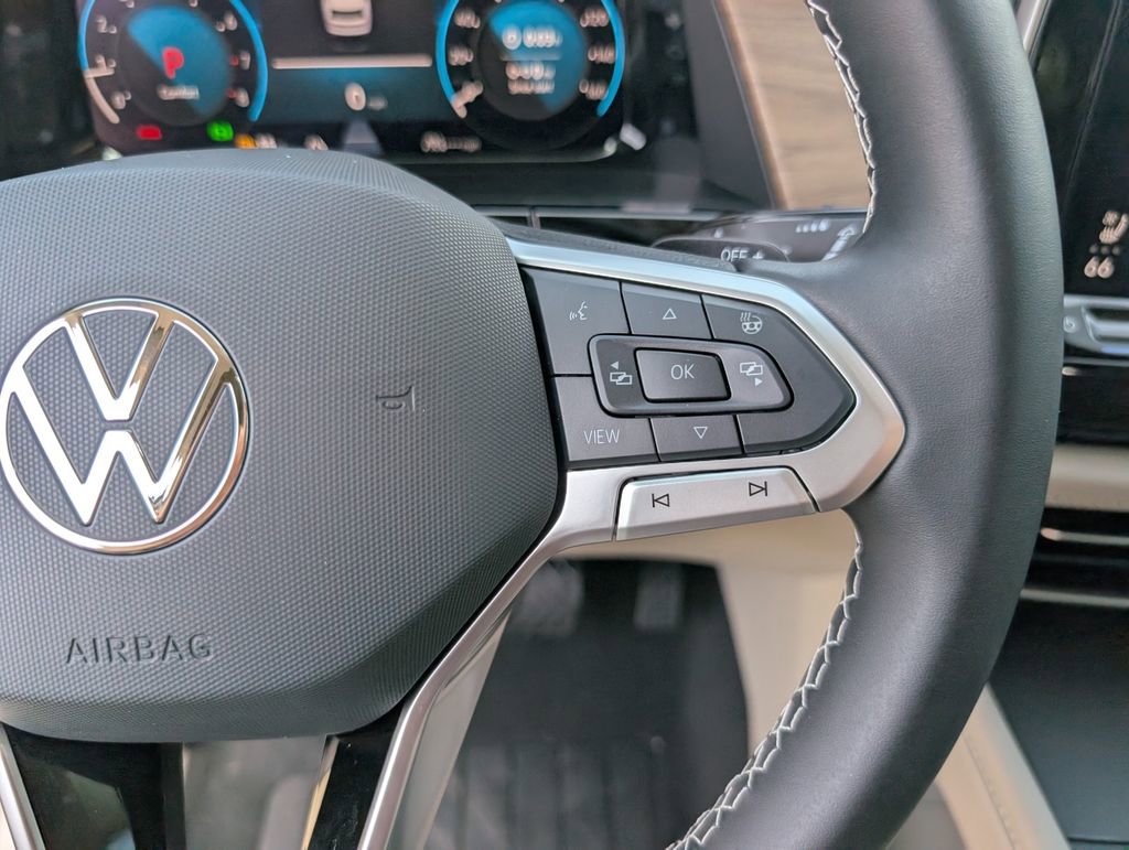 Used 2025 Volkswagen Atlas SE image 17