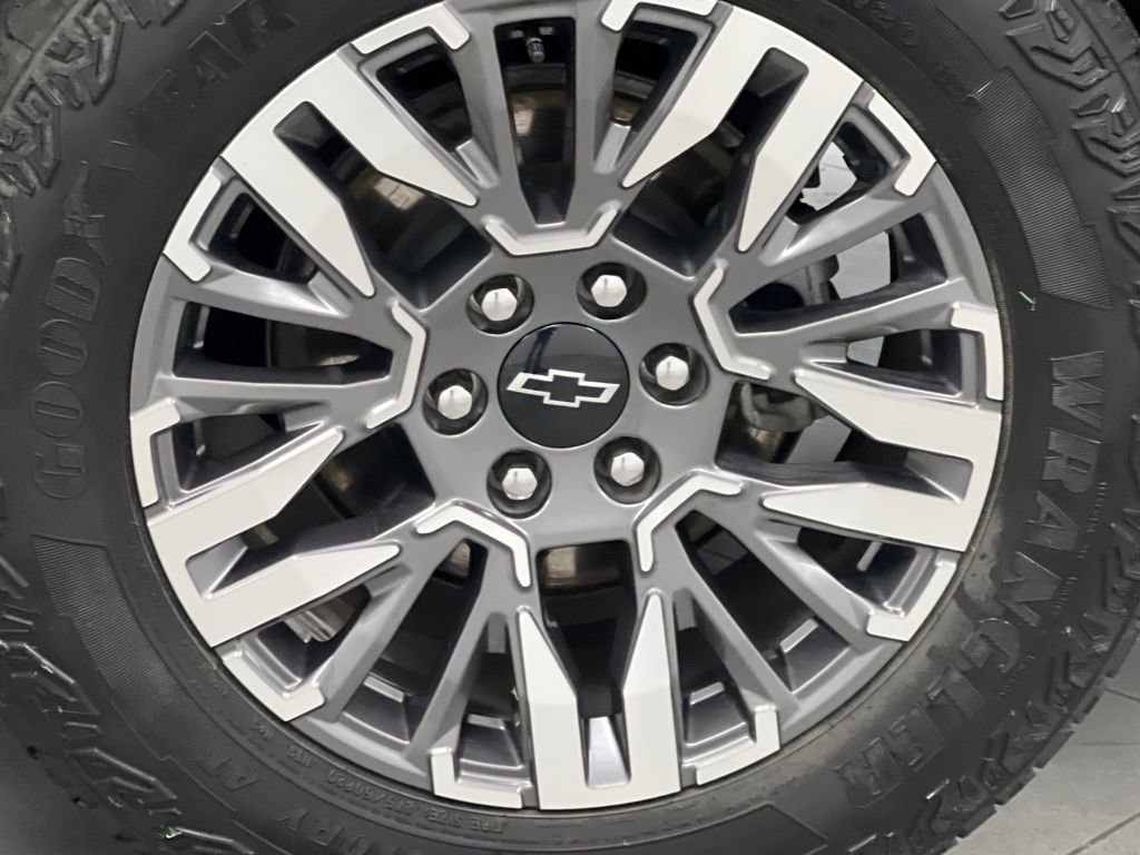 Used 2025 Chevrolet Tahoe Z71 AWD/4WD image 68
