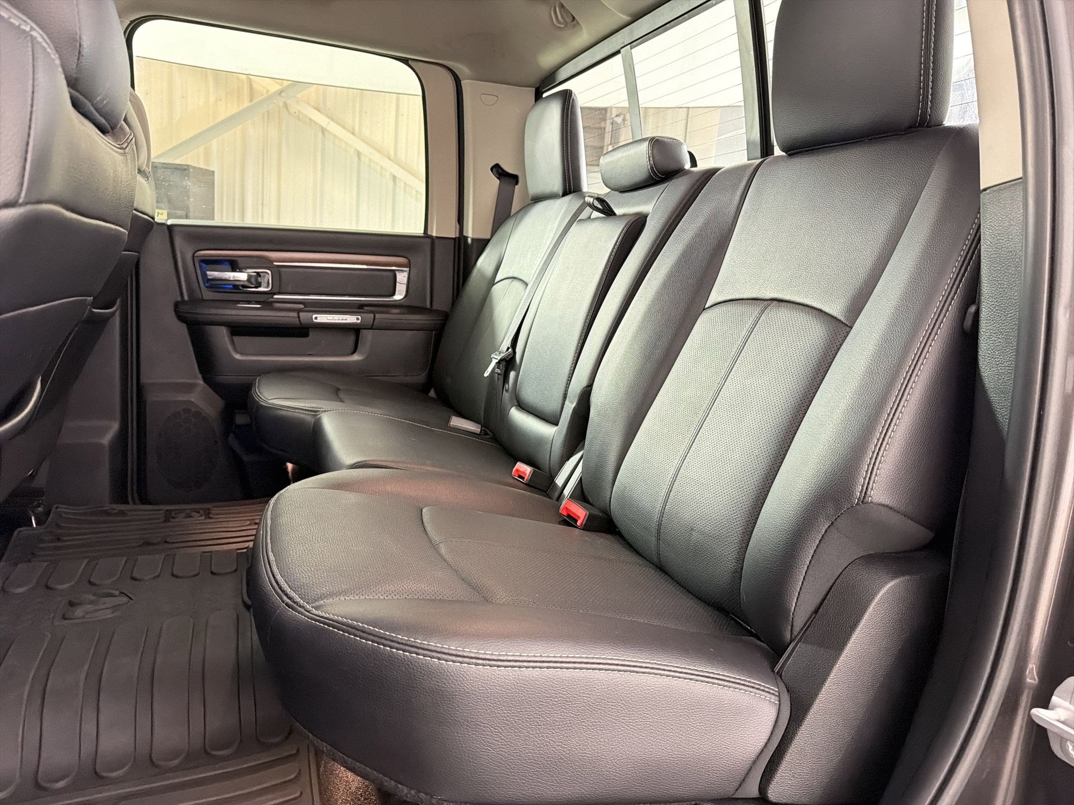 Used 2018 RAM 2500 Laramie w/ Sport Appearance Group AWD/4WD image 14