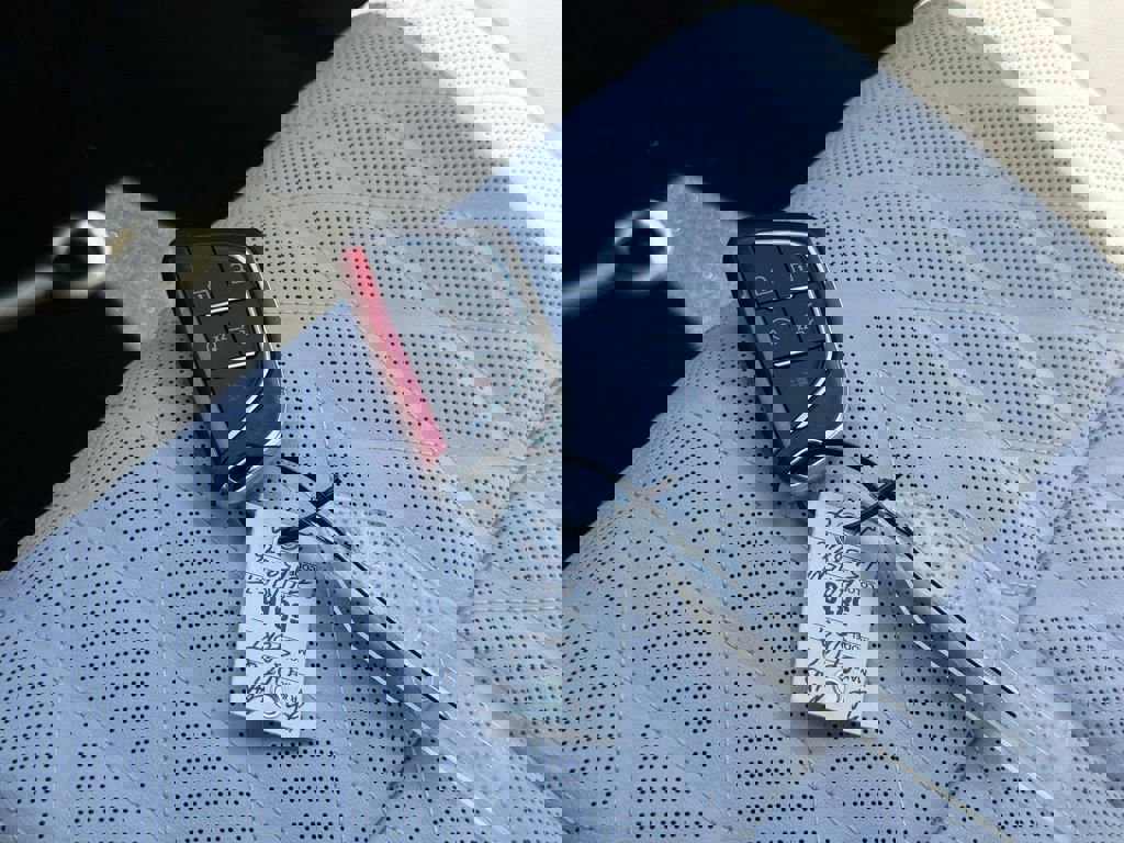 New 2026 Cadillac Optiq V AWD/4WD image 33