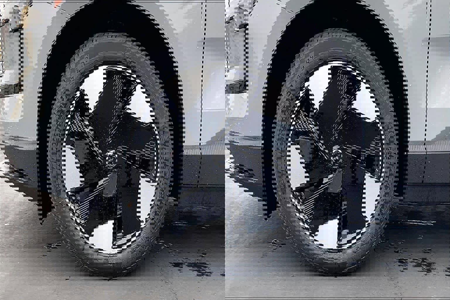 New 2026 Volvo EX30 Plus image 14