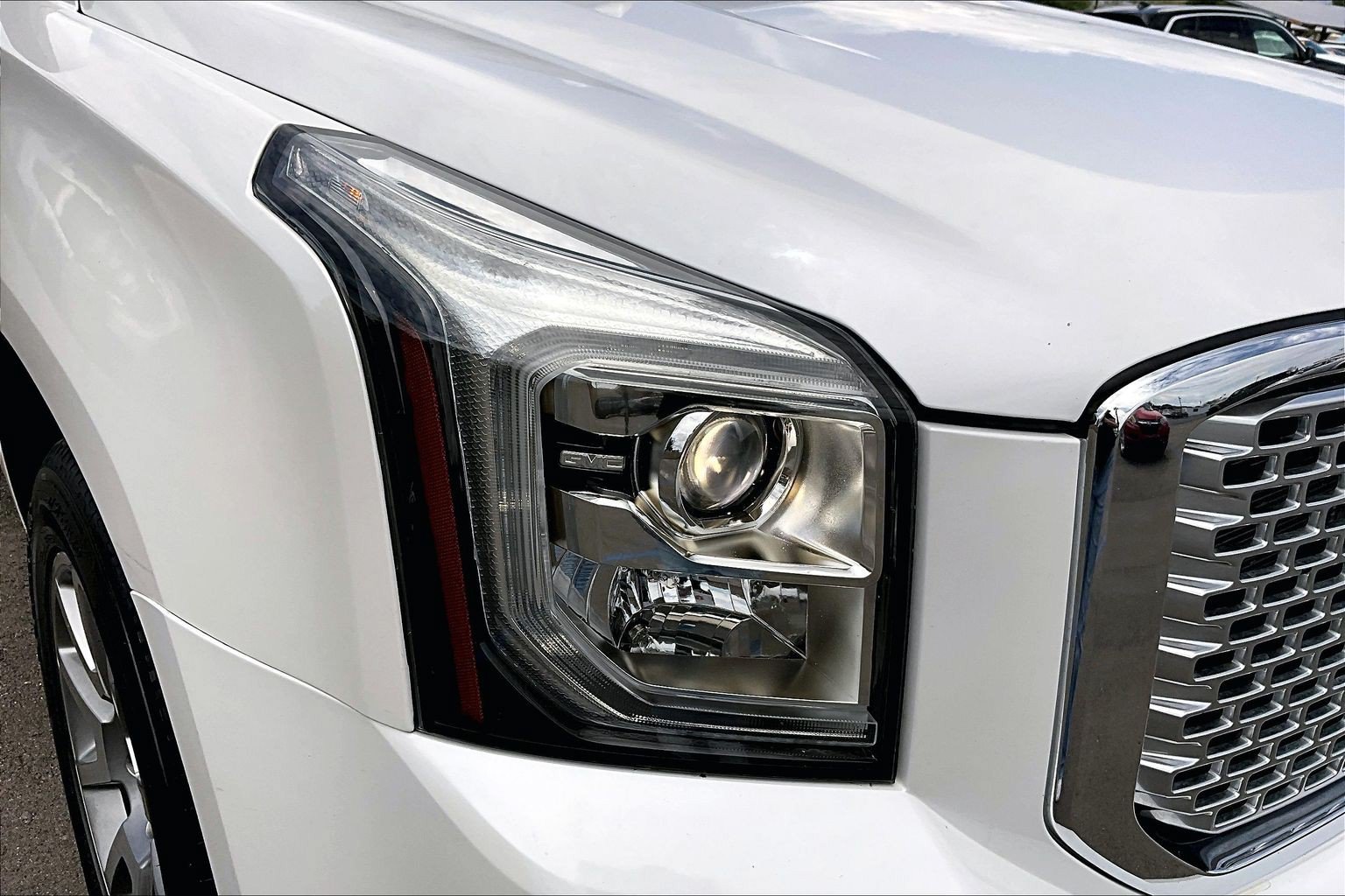 Used 2016 GMC Yukon Denali w/ Open Road Package AWD/4WD image 31