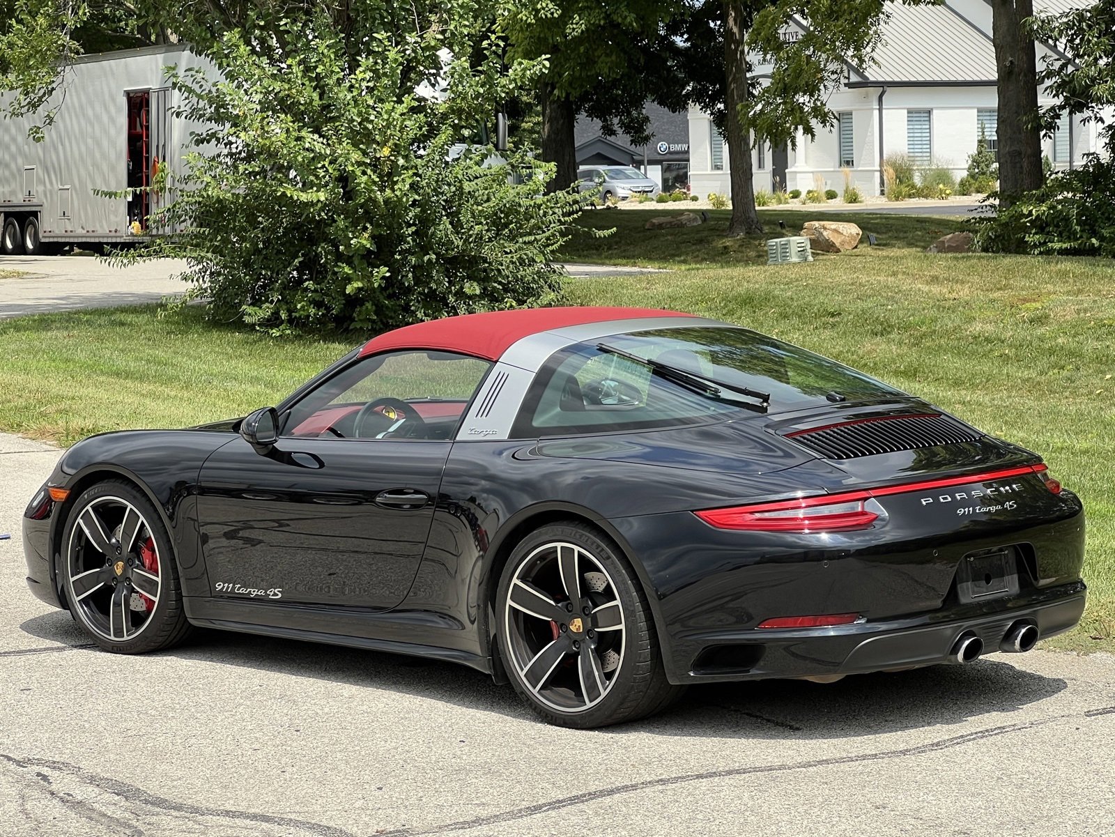 Used 2017 Porsche 911 Targa 4S image 3