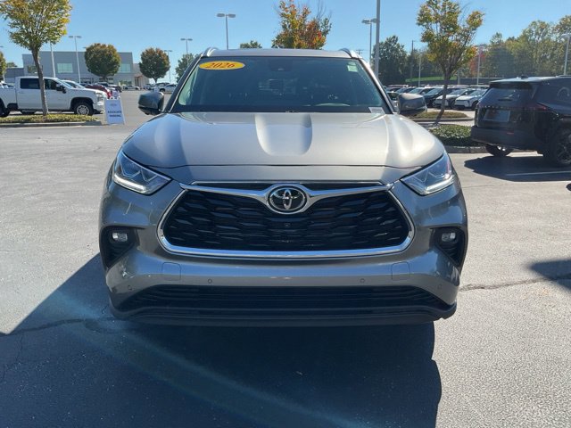 Used 2026 Toyota Highlander Limited AWD/4WD image 4