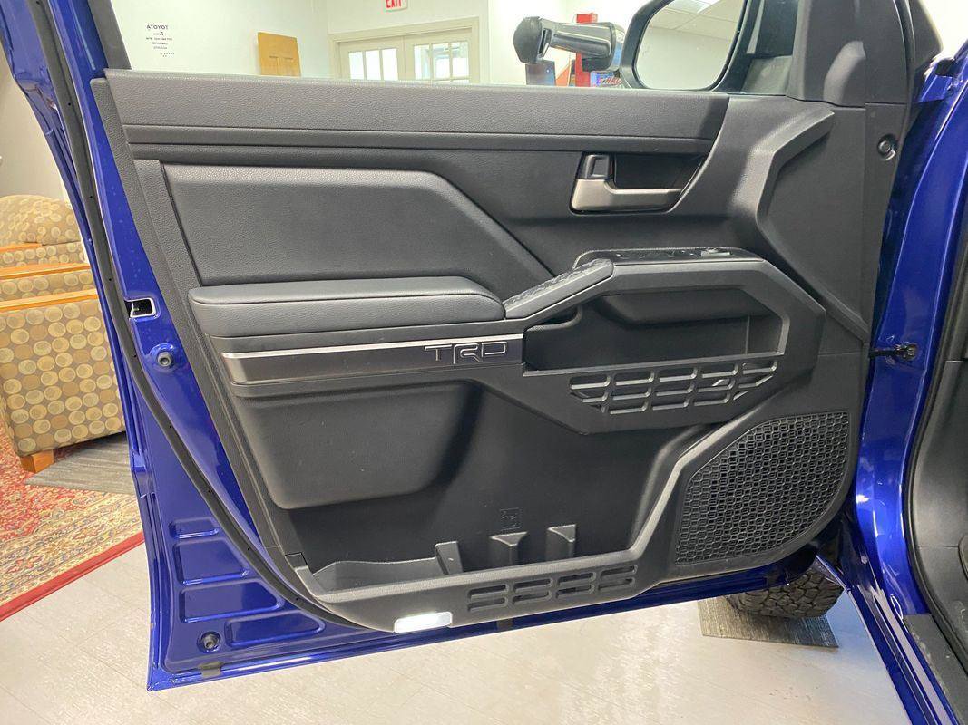 Used 2025 Toyota Tacoma TRD Off-Road image 12