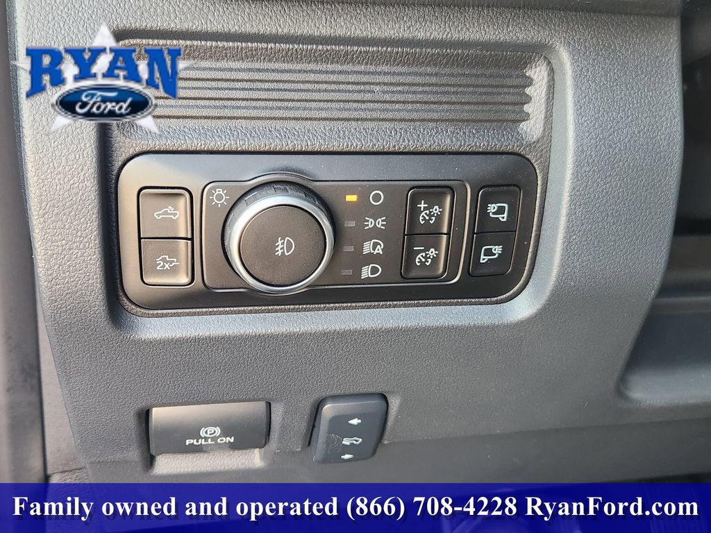 New 2026 Ford F250 Lariat w/ Black Appearance Package AWD/4WD image 17
