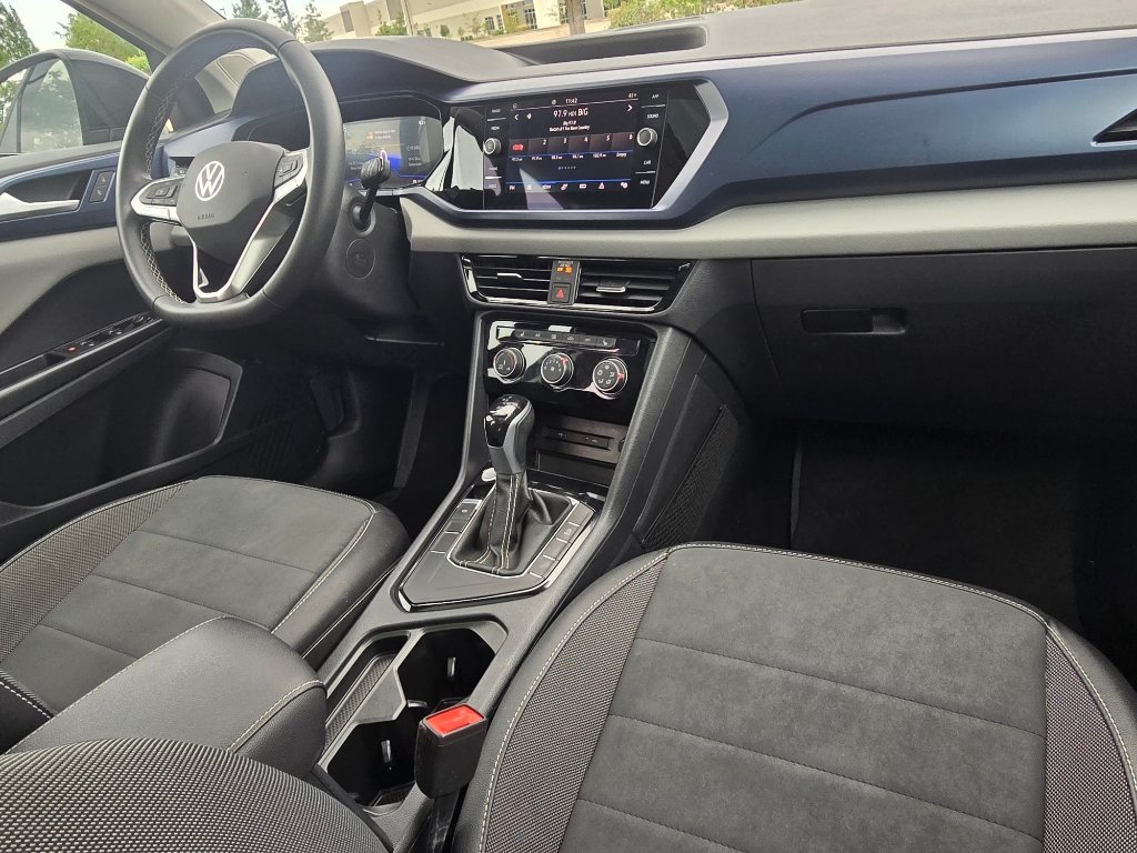 Used 2023 Volkswagen Taos SE w/ Panoramic Sunroof Package FWD image 27