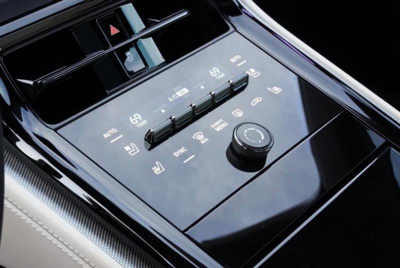 Used 2024 Porsche Panamera 4 AWD/4WD image 36