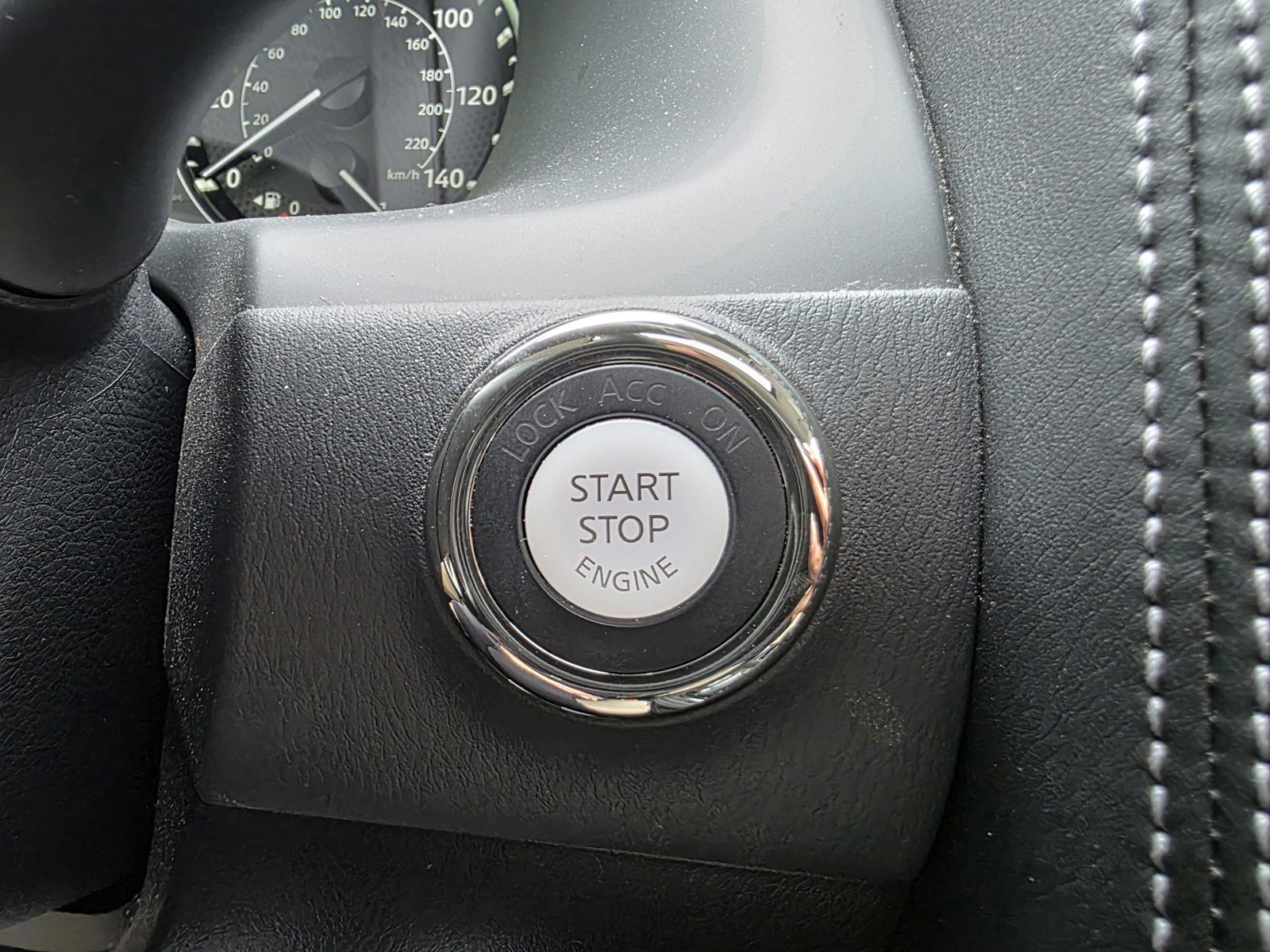 Used 2022 Nissan Armada Platinum w/ Captain's Chairs Package RWD image 24