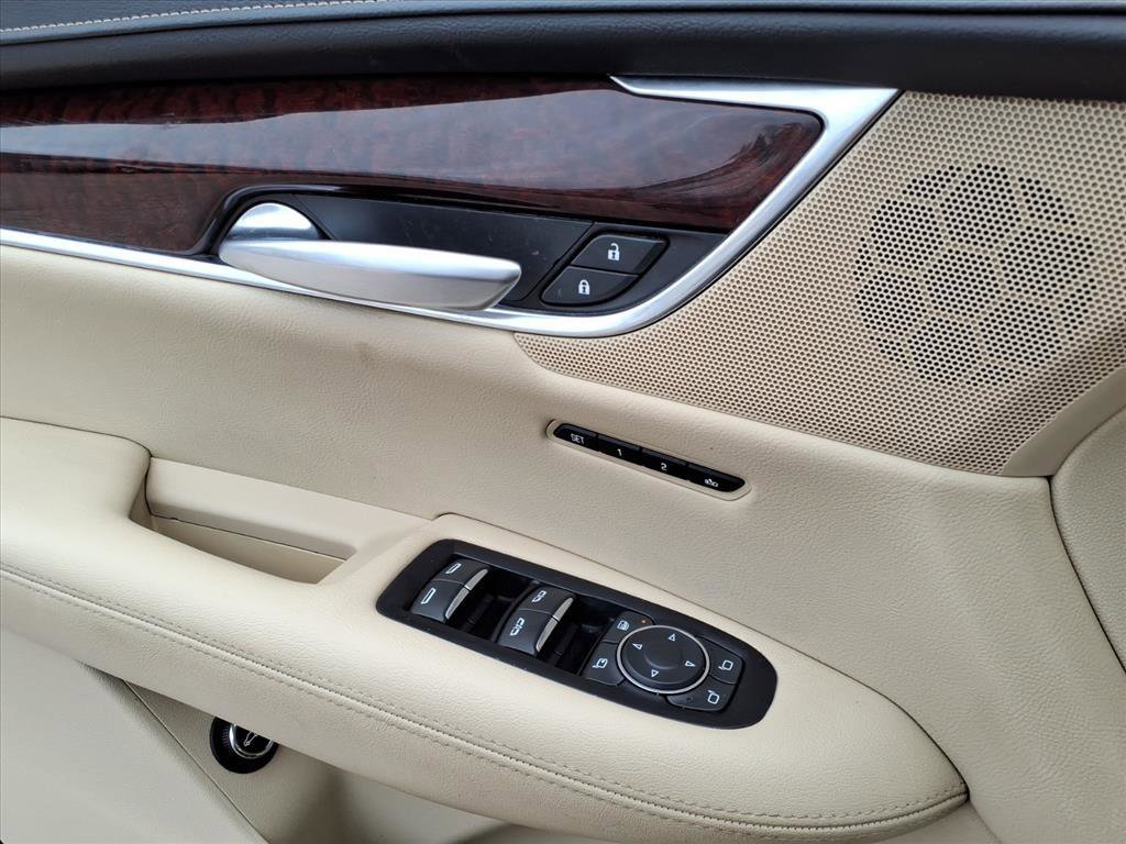 Used 2018 Cadillac XT5 Luxury w/ Driver Awareness Package image 29