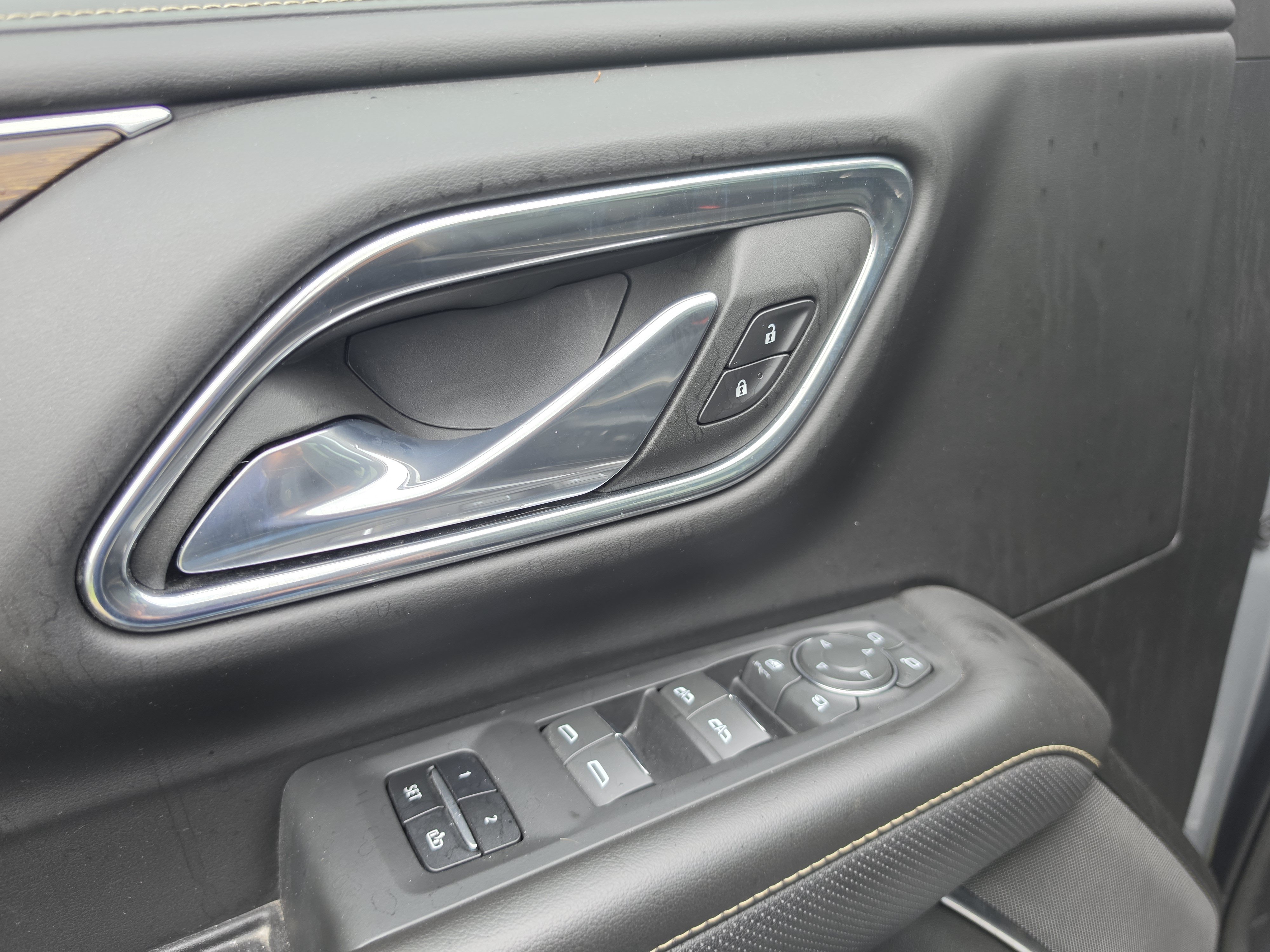 Used 2023 Chevrolet Tahoe Premier AWD/4WD image 19