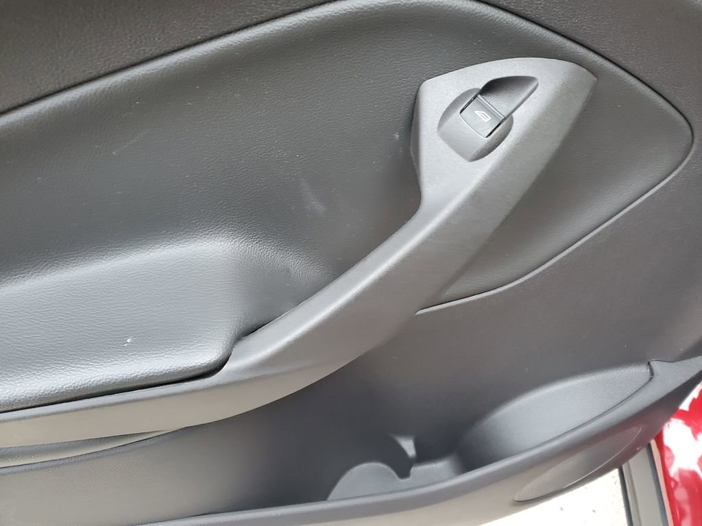 Used 2015 Ford Escape SE image 12