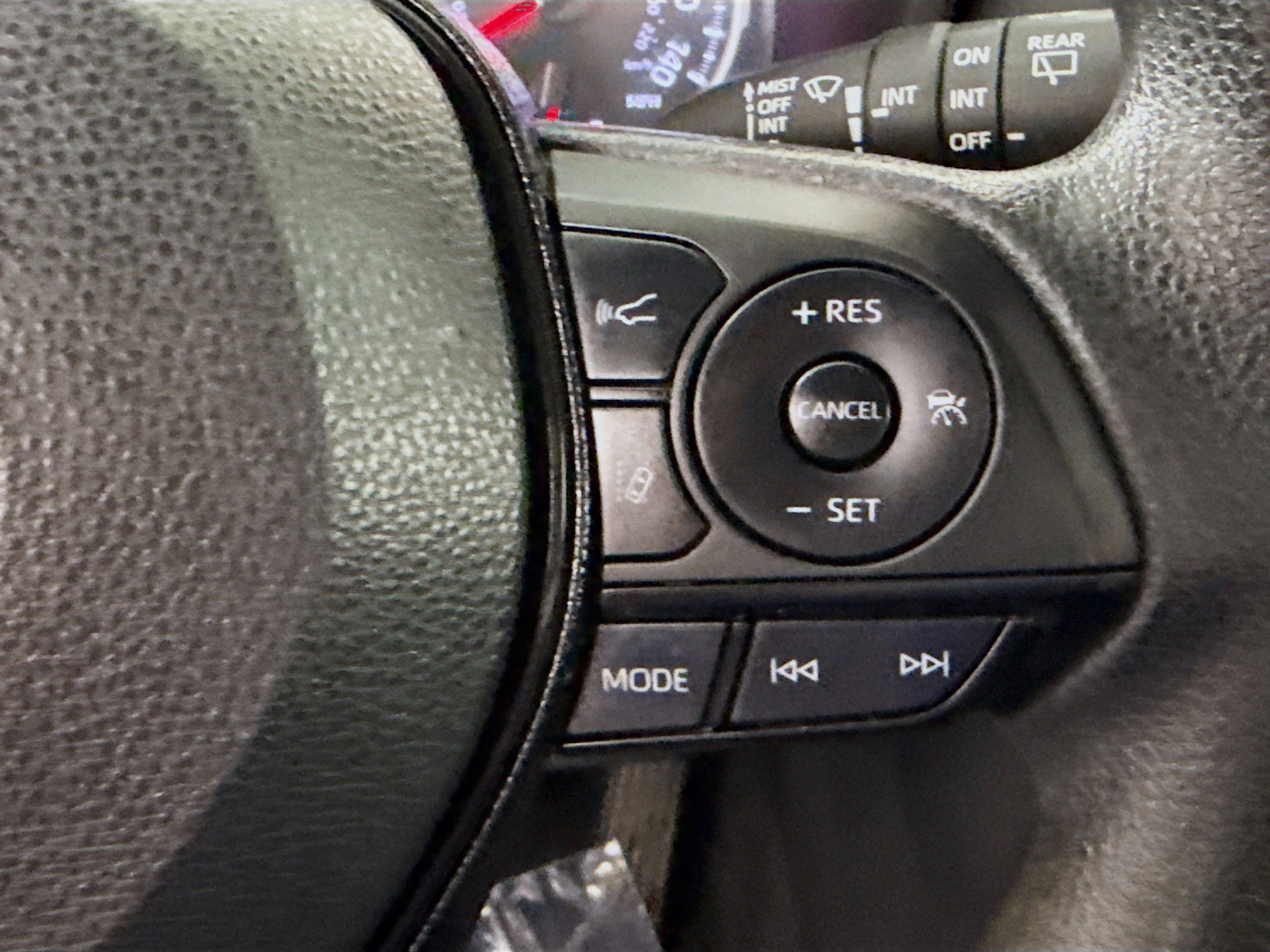 Used 2022 Toyota RAV4 XLE w/ Convenience Package FWD image 15