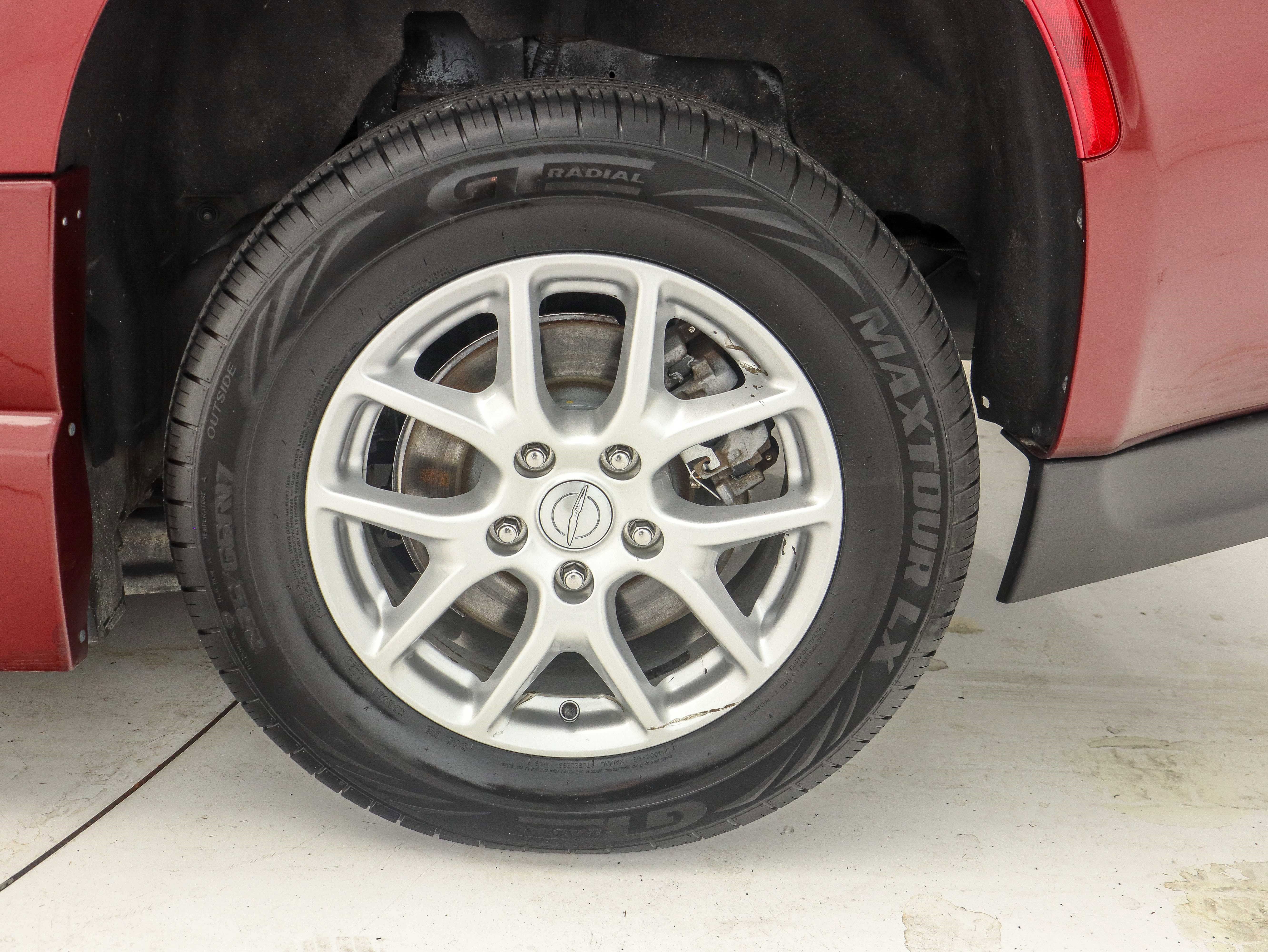 Used 2019 Chrysler Pacifica Touring-L image 34