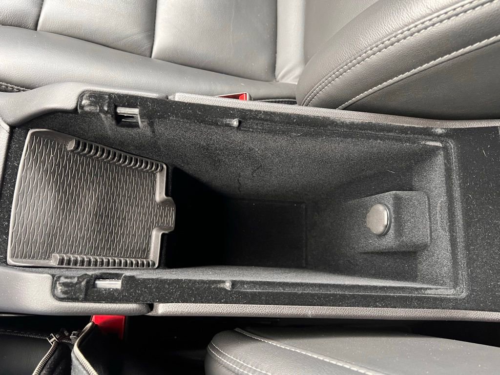 Used 2025 Cadillac XT4 Premium Luxury image 29