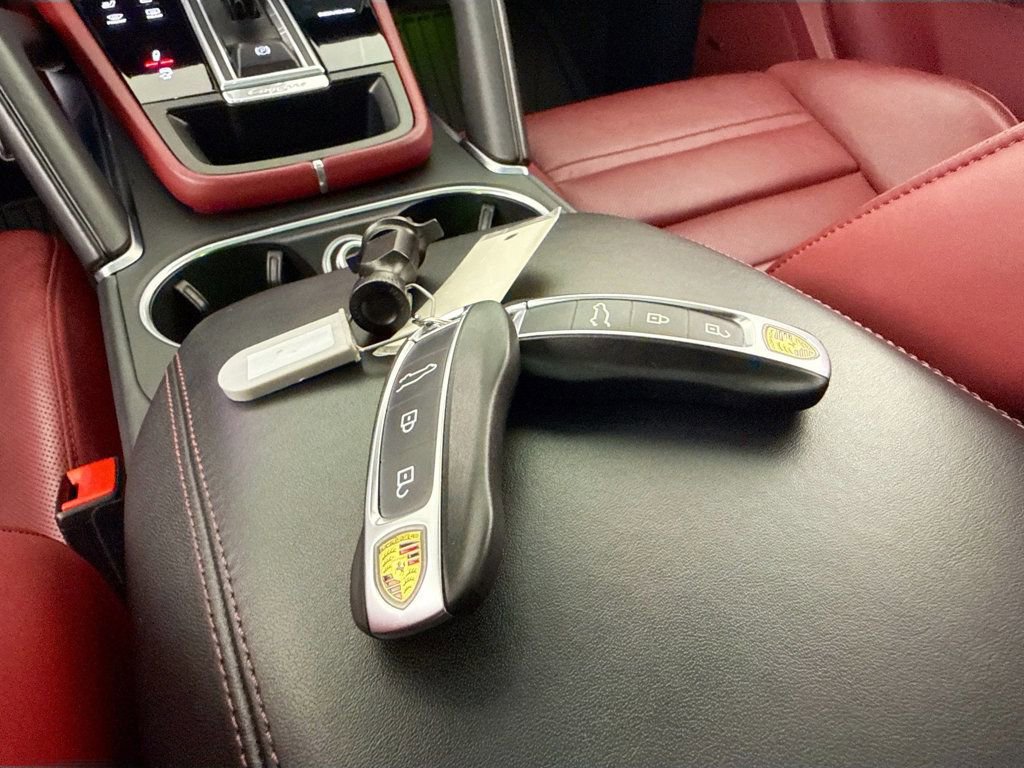 Certified 2022 Porsche Cayenne Turbo S image 17