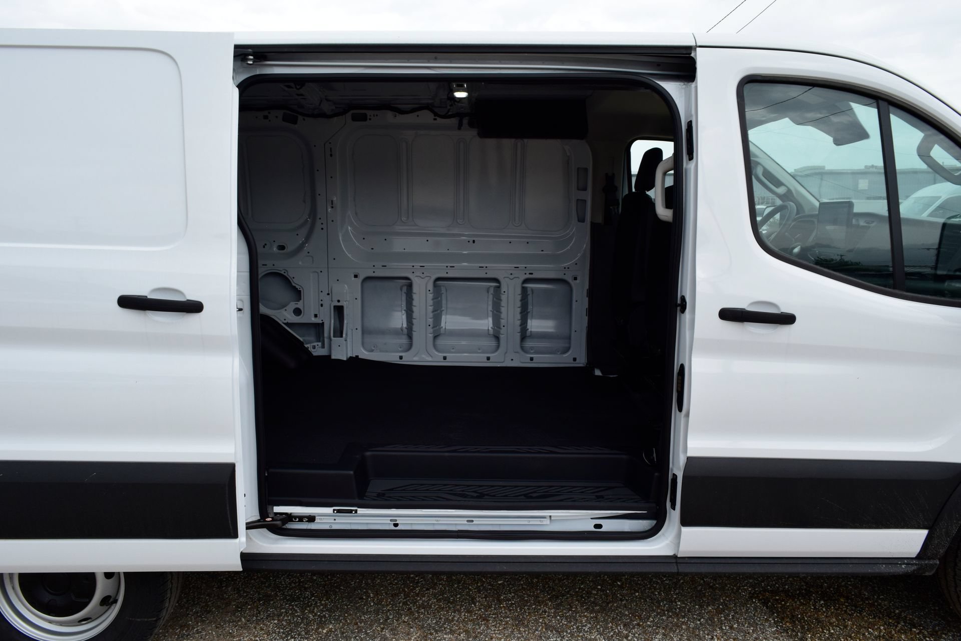 New 2026 Ford Transit 150 Low Roof RWD image 21