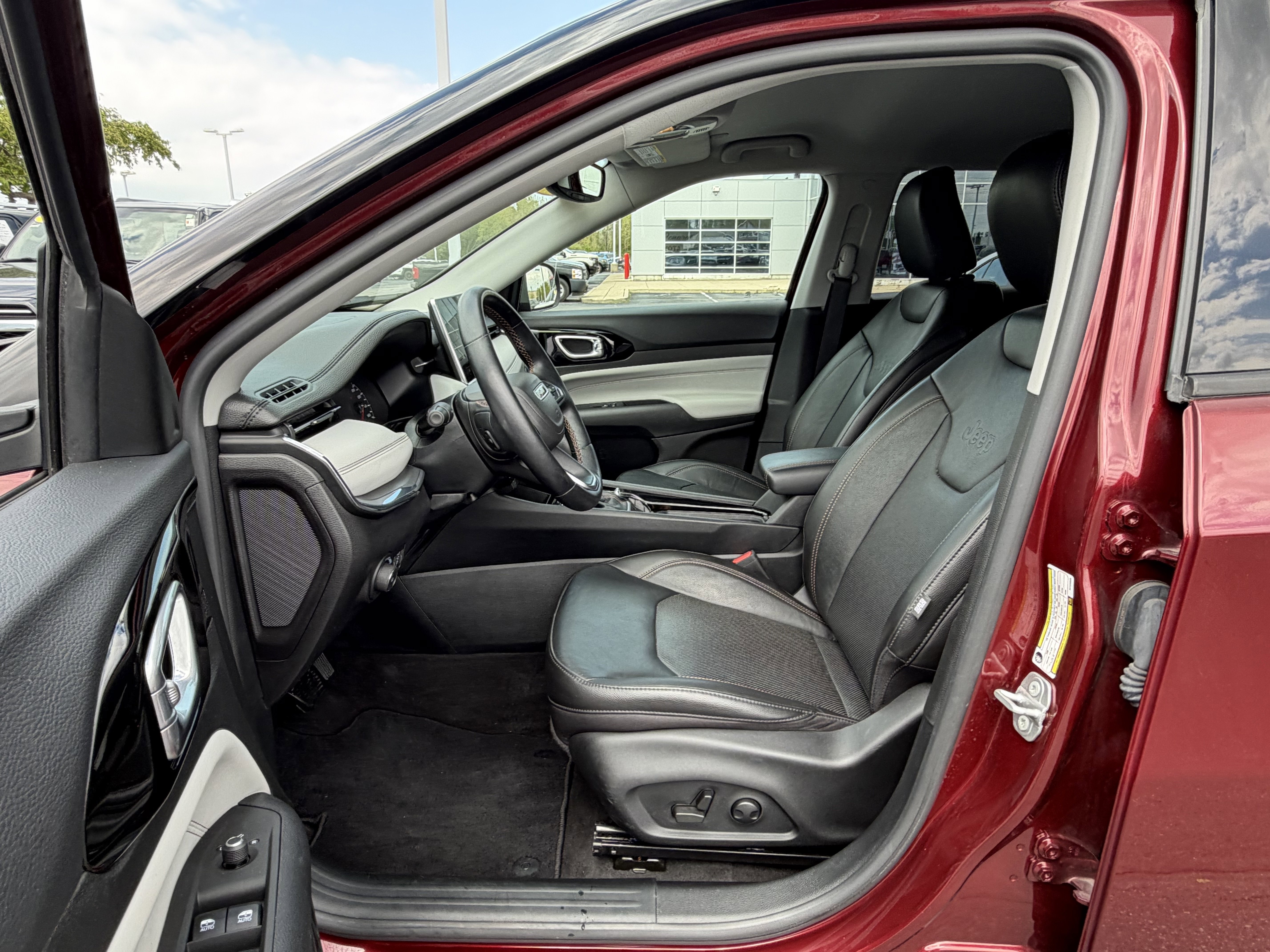 Used 2022 Jeep Compass Limited AWD/4WD image 14