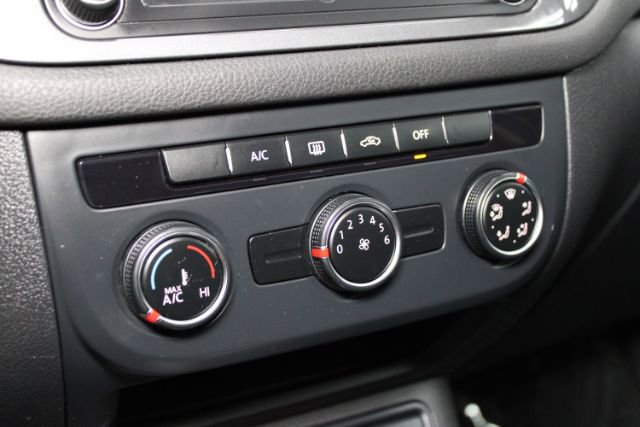 Used 2018 Volkswagen Tiguan Limited FWD image 16