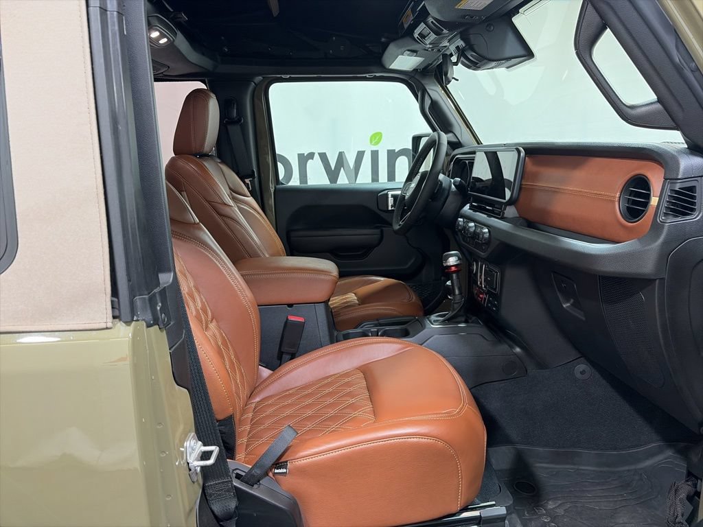 Used 2025 Jeep Wrangler Sport AWD/4WD image 11