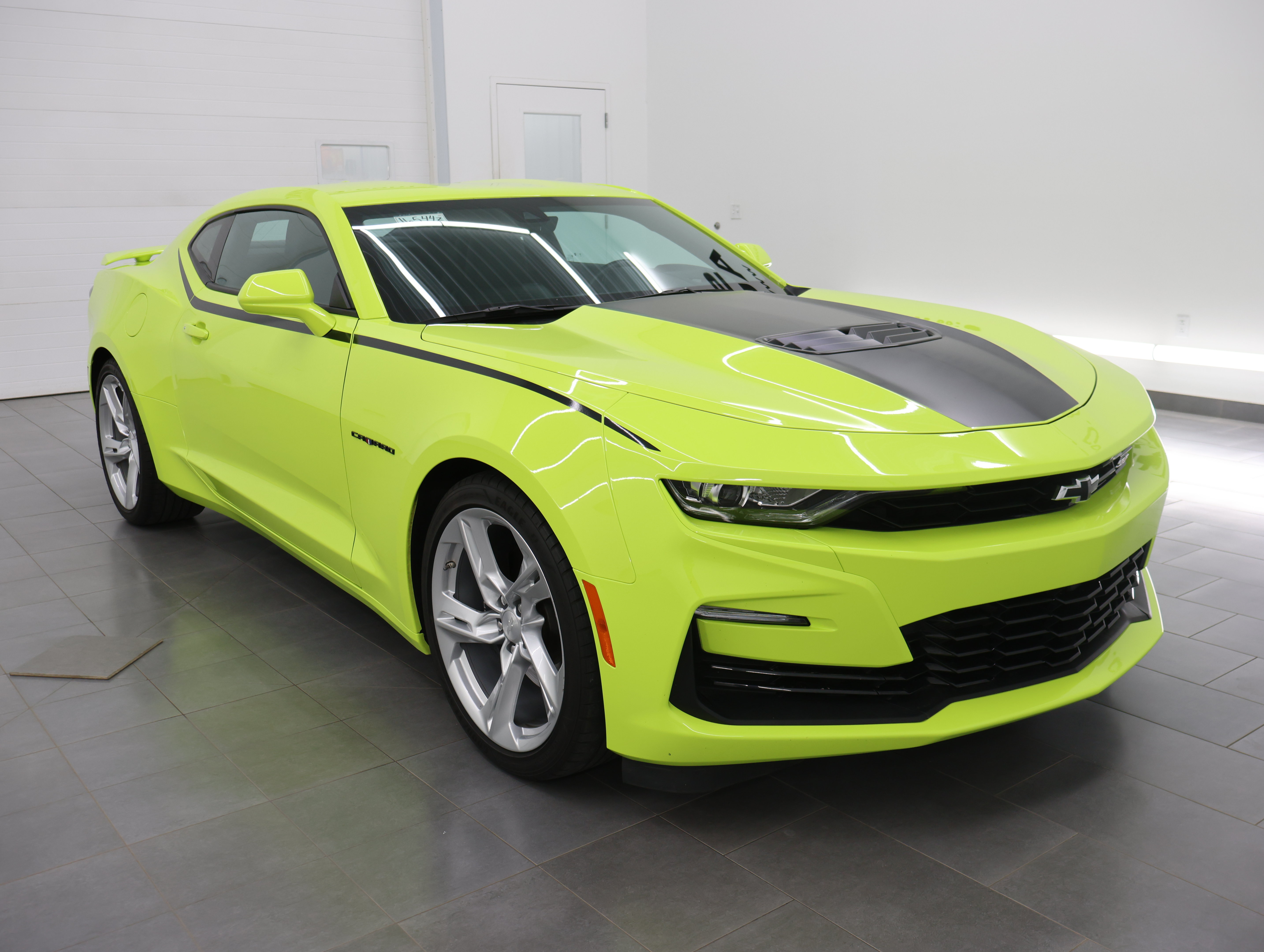 Used 2020 Chevrolet Camaro SS RWD image 2