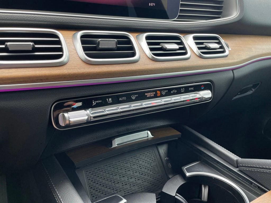 Used 2025 Mercedes-Benz GLE 450 4MATIC w/ Winter Package image 18