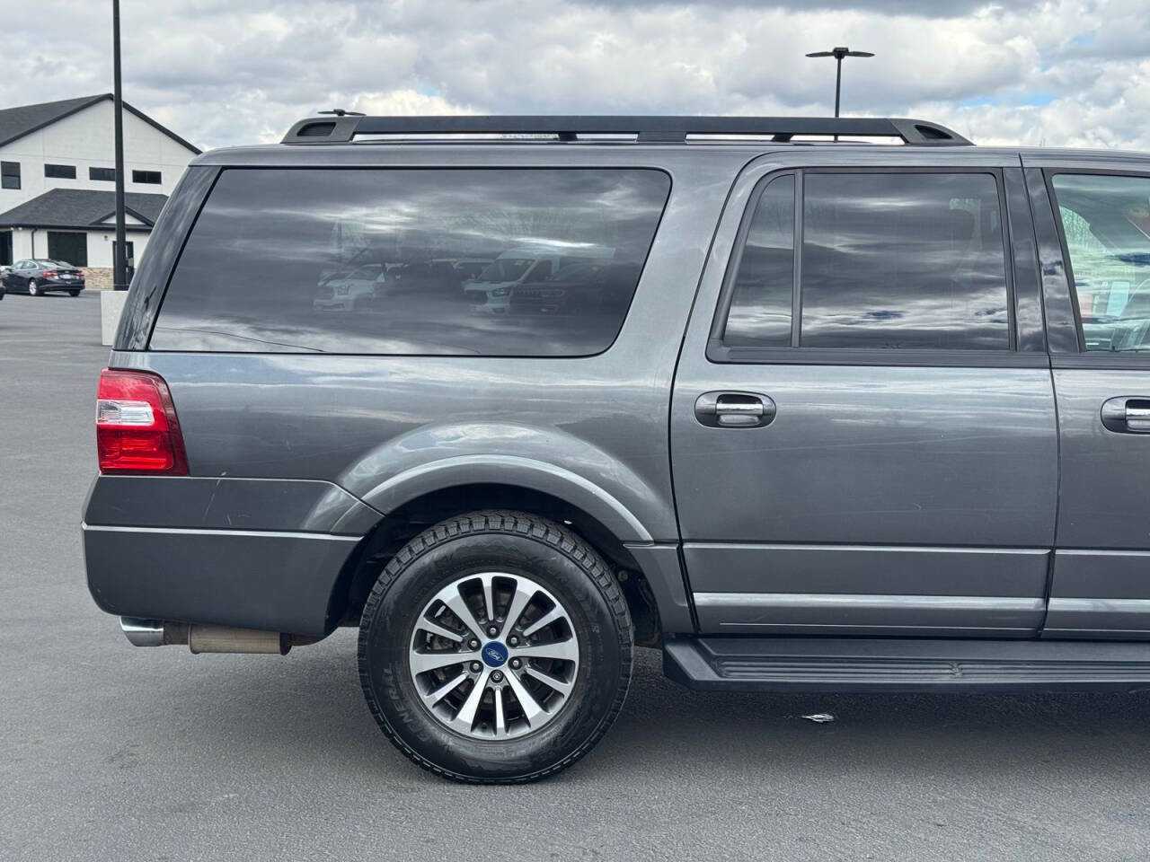 Used 2016 Ford Expedition EL XLT AWD/4WD image 5