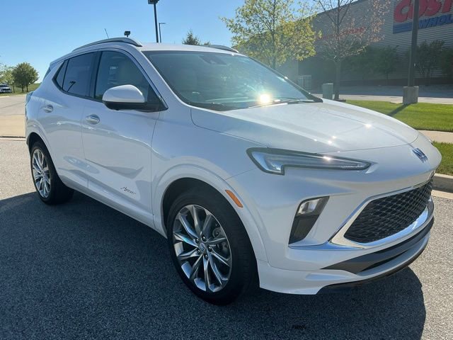 Used 2024 Buick Encore GX Avenir w/ Avenir Technology Package FWD image 3