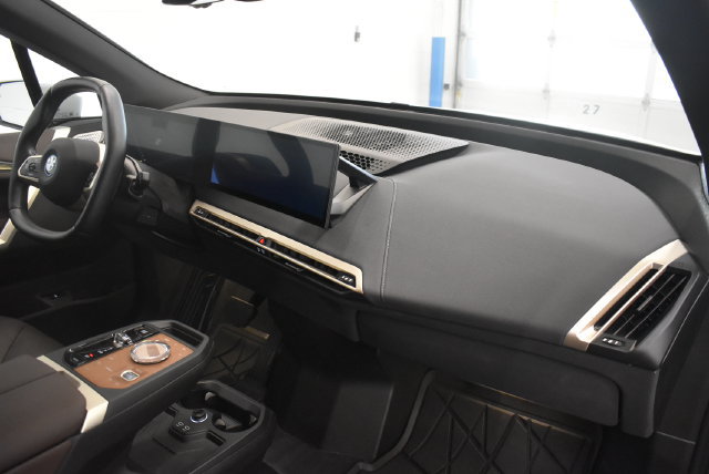 Used 2023 BMW iX M60 w/ Executive Package AWD/4WD image 18