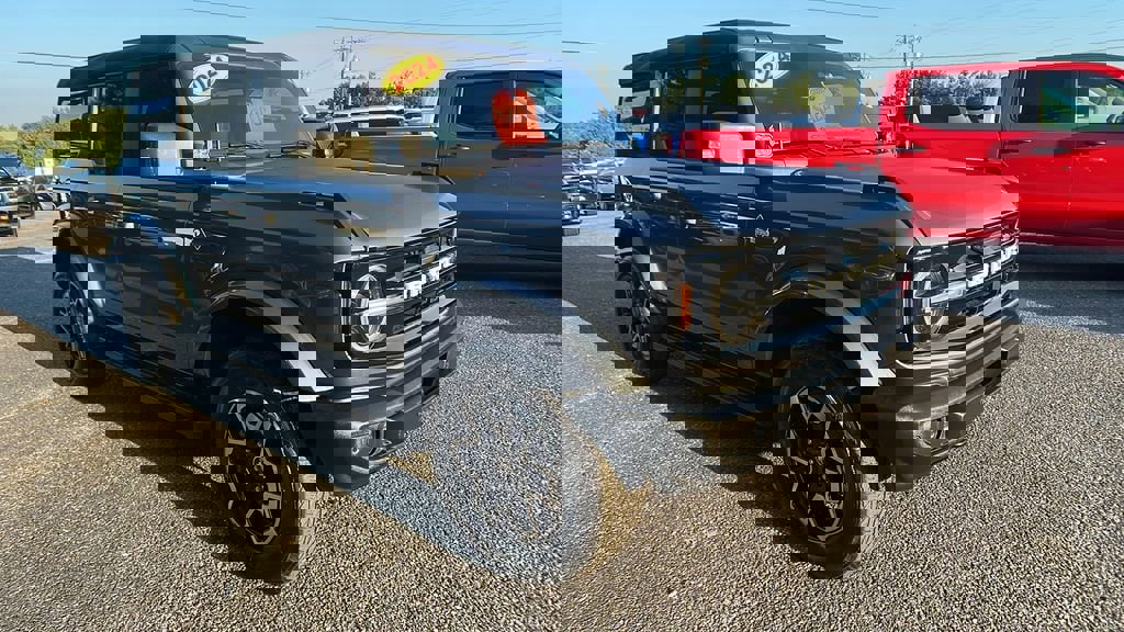 Used 2024 Ford Bronco Outer Banks image 3