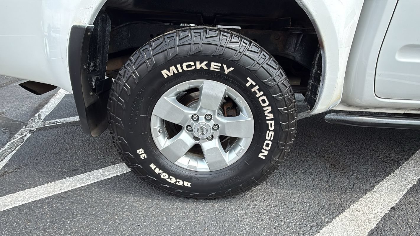 Used 2012 Nissan Frontier SV w/ SV Premium Utility Pkg AWD/4WD image 15