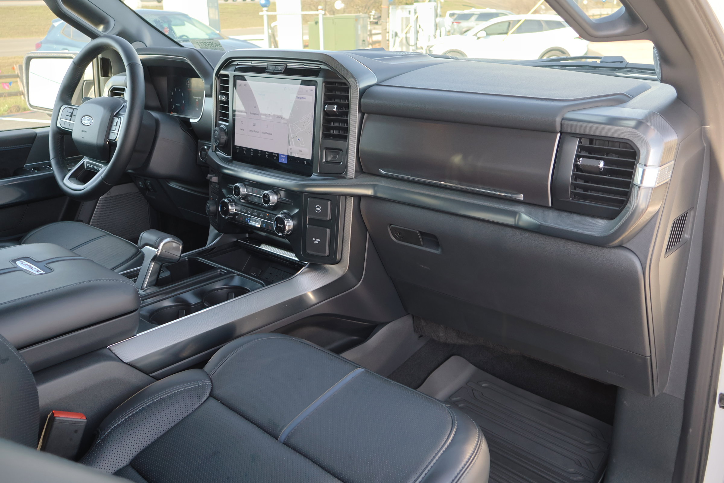 Certified 2025 Ford F150 Platinum w/ FX4 Off-Road Package image 39