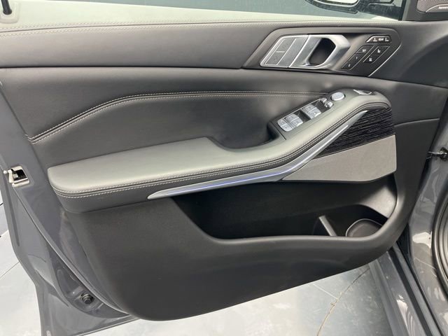 Used 2022 BMW X7 M50i w/ Dynamic Handling Package image 14