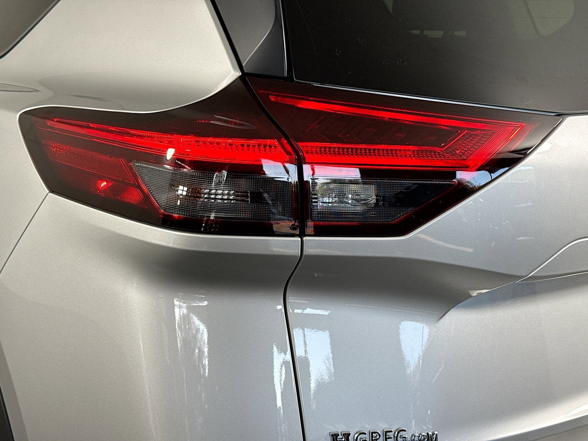 Used 2023 Nissan Rogue SV image 36