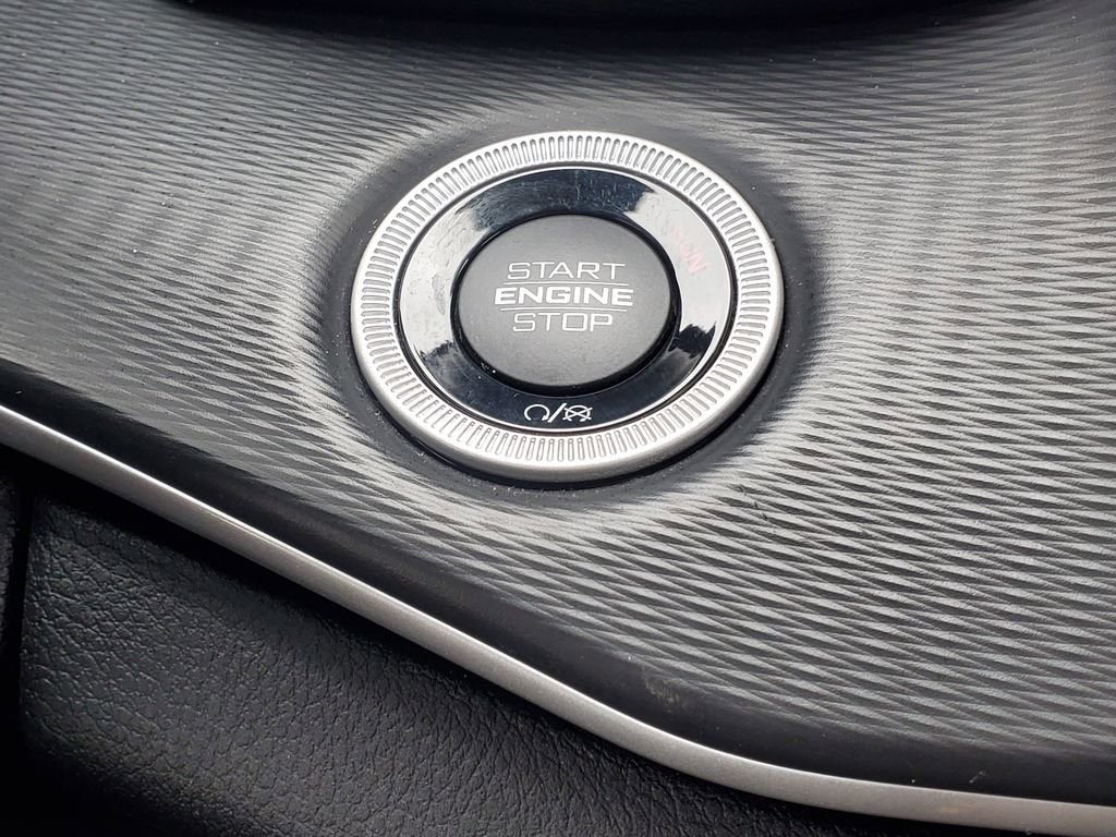 Used 2023 Jeep Grand Cherokee L Laredo image 20