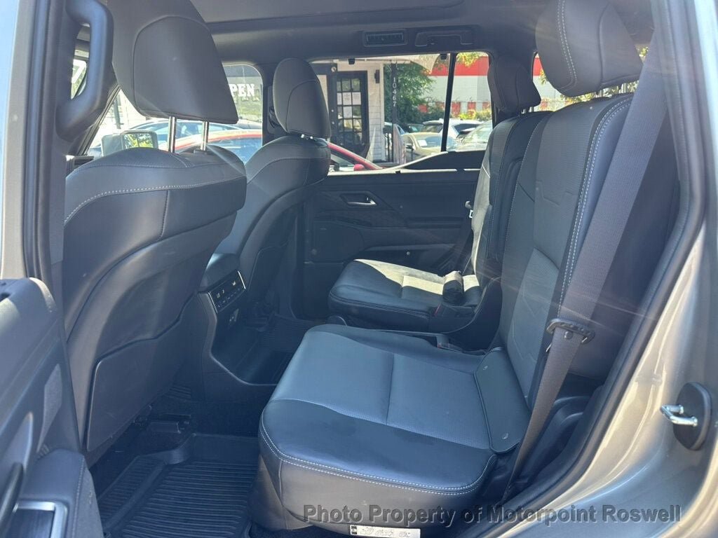 Used 2024 Lexus GX 550 w/ Accessory Package (Z1) AWD/4WD image 25