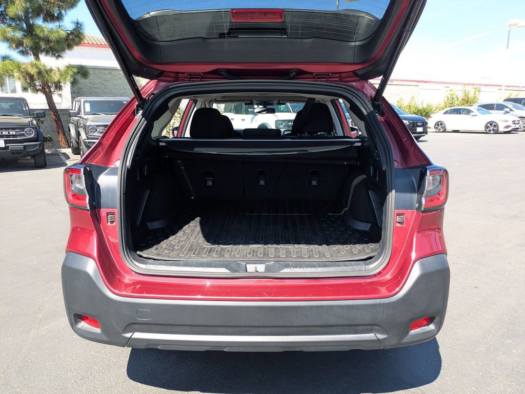 Used 2025 Subaru Outback Premium image 30