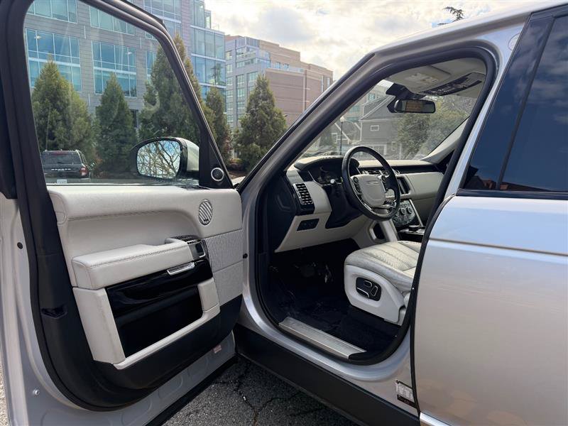 Used 2014 Land Rover Range Rover HSE AWD/4WD image 29