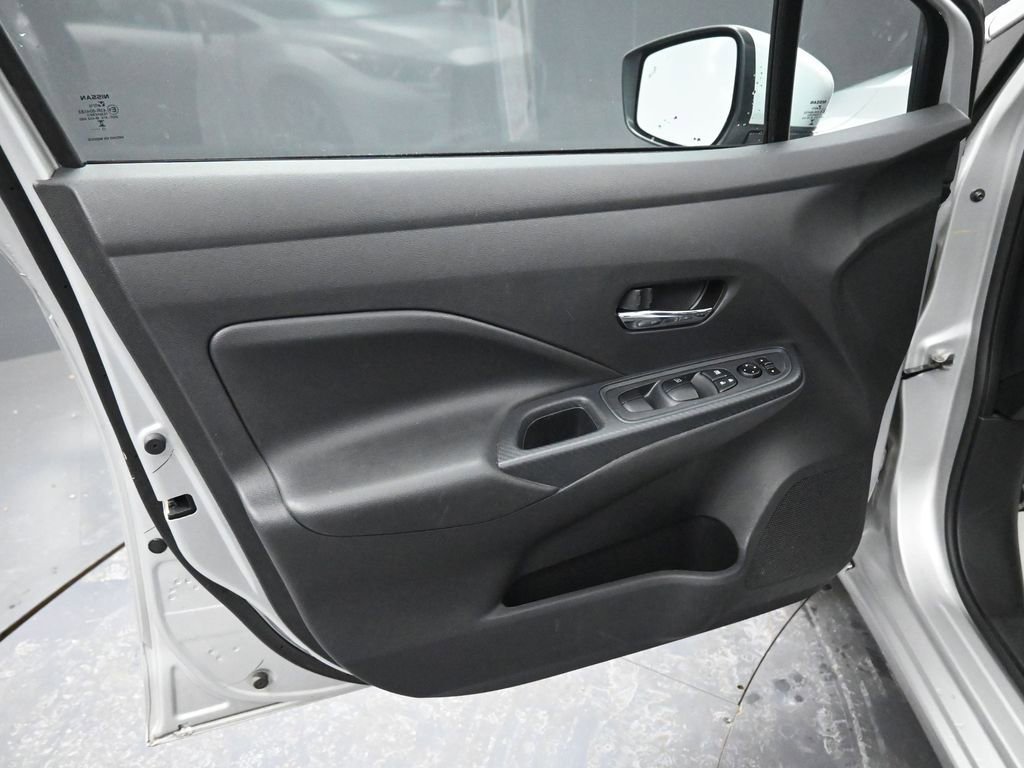 Used 2023 Nissan Versa SV image 25